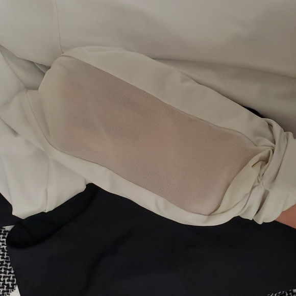 Lululemon Tight-Fit Lined Long Sleeve Shirts - Picture 4 of 12